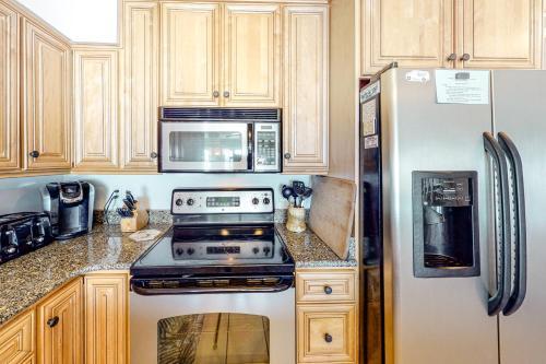 Bay Breeze --- 38875 Madison Ave Unit 5