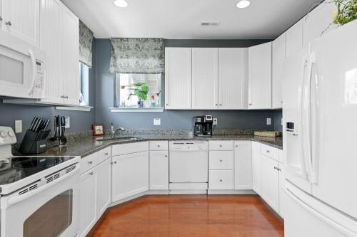 Grande At Canal Pointe -- 37697 Ulster #12