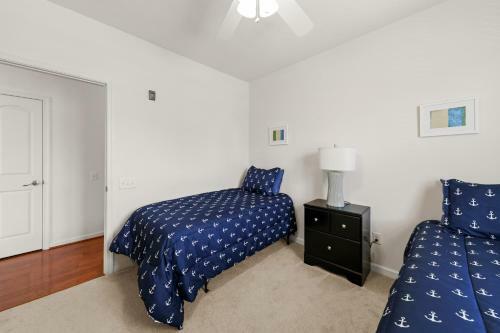 Grande At Canal Pointe -- 37697 Ulster #12