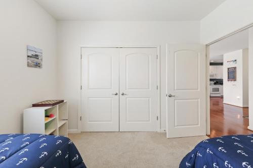 Grande At Canal Pointe -- 37697 Ulster #12