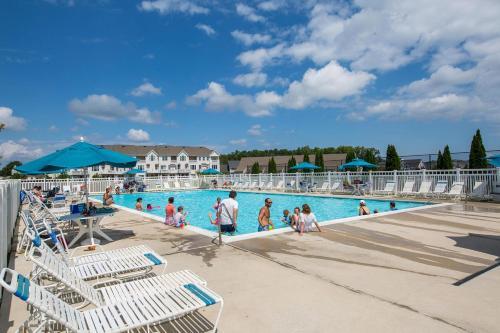 Grande At Canal Pointe -- 37697 Ulster #12