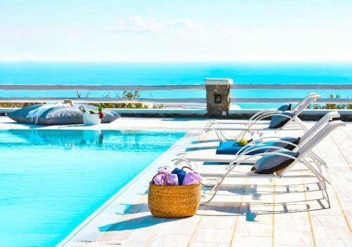 Magnificent Villa Great Location Near Beach