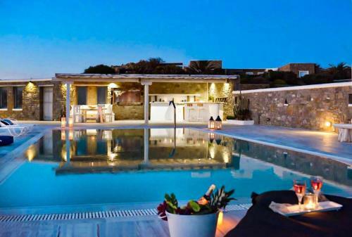 Magnificent Villa Great Location Near Beach