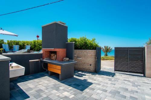 Beach House Festini