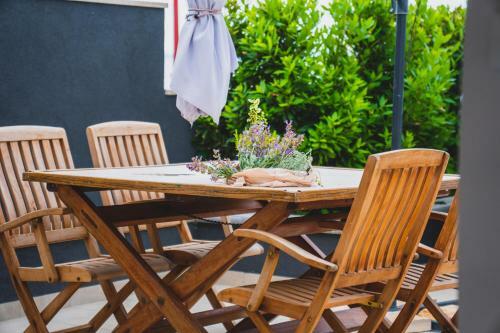 Beach House Festini