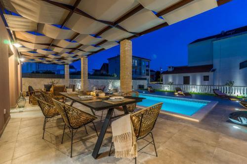 Villa Skyfall