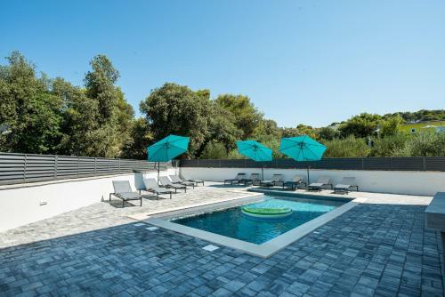 Apartamento Villa Div With Pool