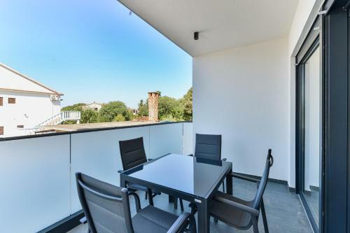 Apartamento Villa Div With Pool