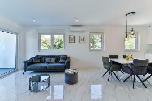 Apartamento Villa Div With Pool