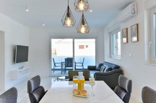 Apartamento Villa Div With Pool