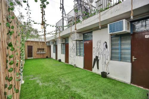 Hotel Oyo Townhouse 433 Jps