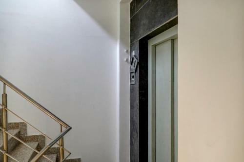 Hotel Collection O 80996 R S Villa