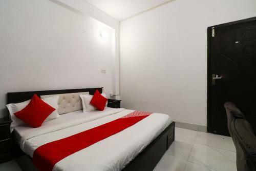 Hotel Oyo Flagship 61218 Silver Palace