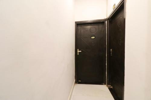 Hotel Oyo Flagship 61218 Silver Palace