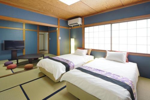 Hostal ???????