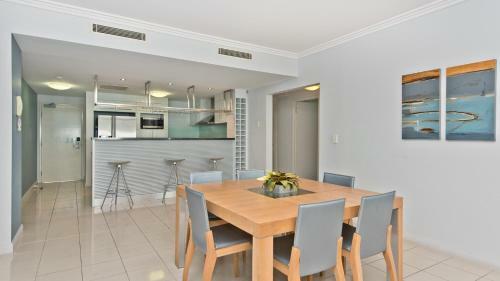 Deep Blue Apartment 8