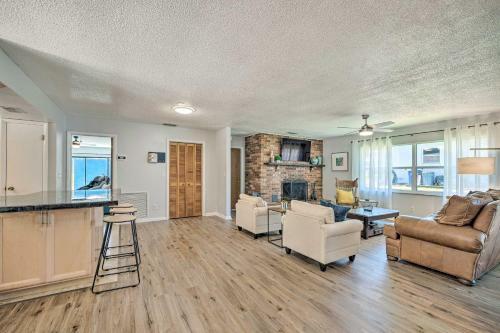 Crystal River Retreat With Mini-golf Course!