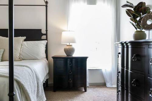 Cape Escape II - 4bdr - 2bth - Pool - Sleeps 10 Or More