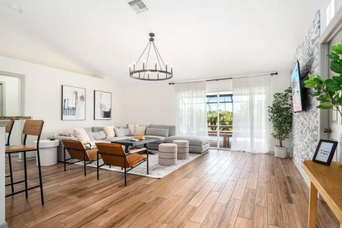 Cape Escape II - 4bdr - 2bth - Pool - Sleeps 10 Or More