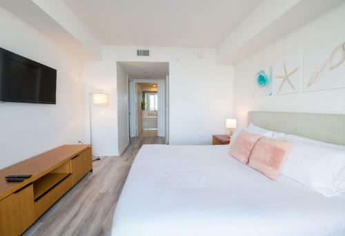 2803ab Yg Chic 2 Br 2bth Water Views Modern Kitchen Balcony Gym Pool 28th Fl 2803ab