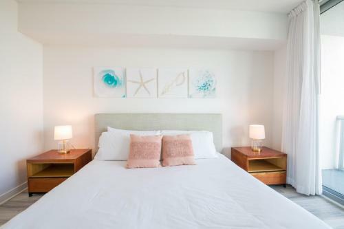 2803ab Yg Chic 2 Br 2bth Water Views Modern Kitchen Balcony Gym Pool 28th Fl 2803ab