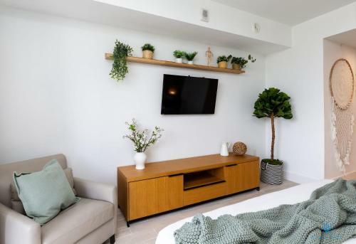 Tropical Apartment Wbalcony Resort Wpool Up To 4