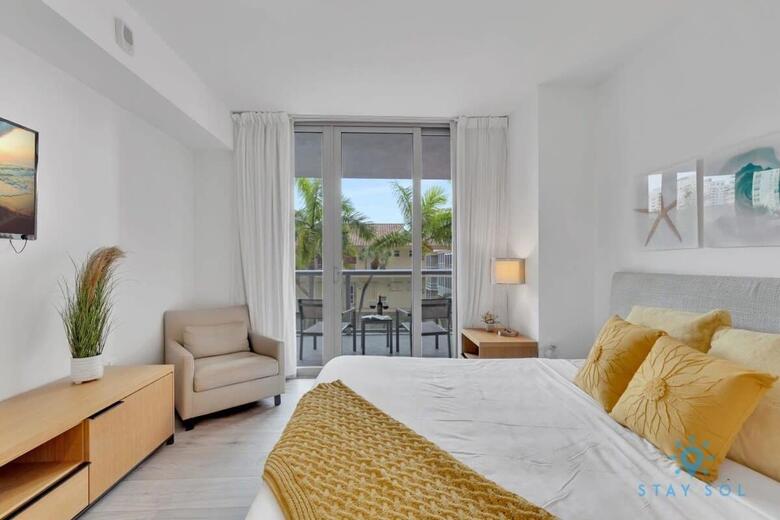 Modern Resort Modern Apartment 2 Br 2 Br Pool