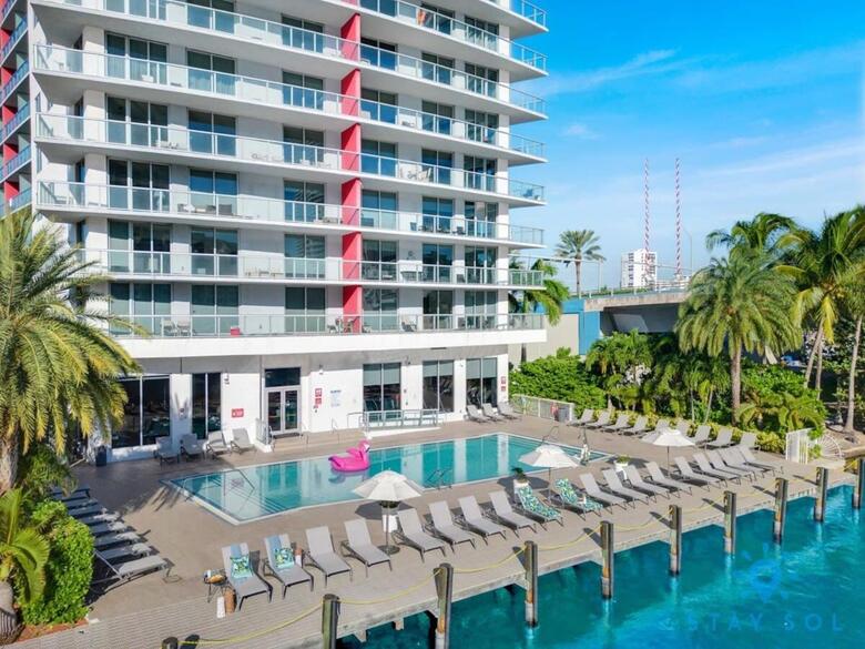Modern Resort Modern Apartment 2 Br 2 Br Pool