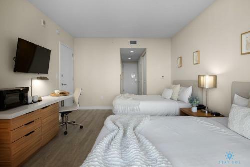Pool Resor Modern Apartment 2 Br 2 Br Pool