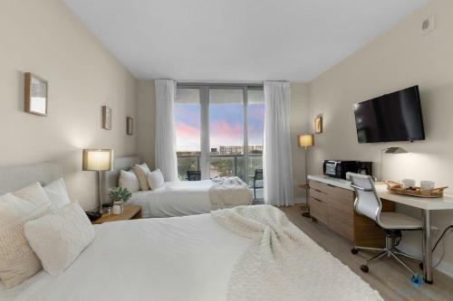 Pool Resor Modern Apartment 2 Br 2 Br Pool