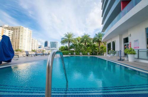 Resort Pool Apartment Pool