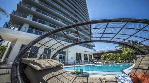 Resort Pool Apartment Pool