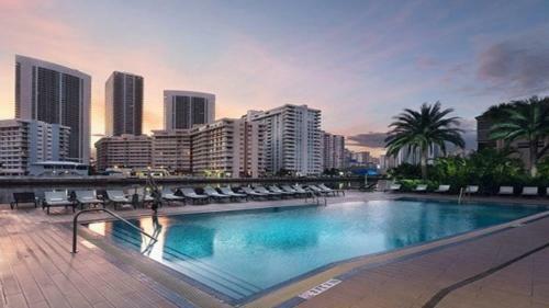 Resort Pool Apartment Pool