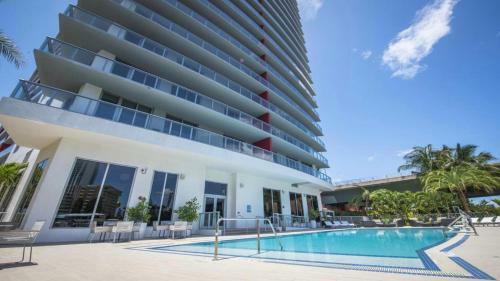 Resort Pool Apartment Pool