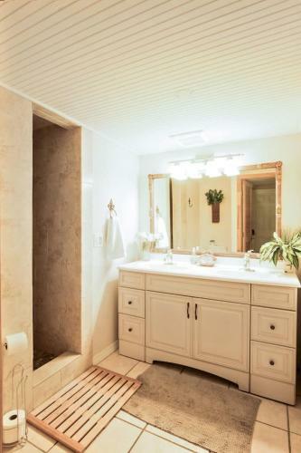 Twin Palms: A Chef's House Close To Beach * Super Kid Friendly