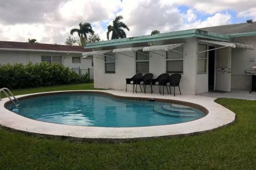 Beautiful Margate Property W/ Pool