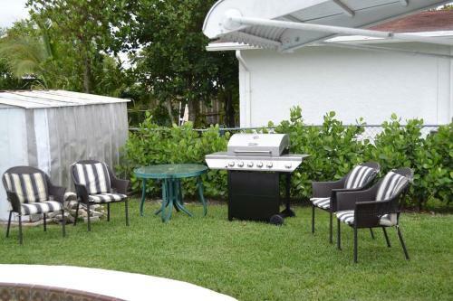 Beautiful Margate Property W/ Pool