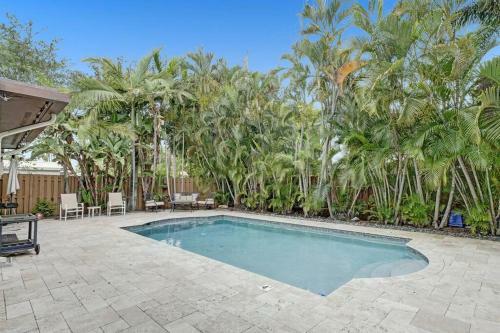 Professionally Decorated Luxury 3br & Private Pool