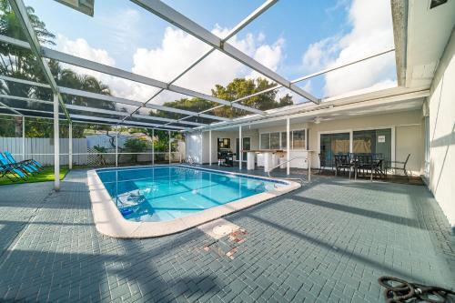 Pool Vacation Villa 1