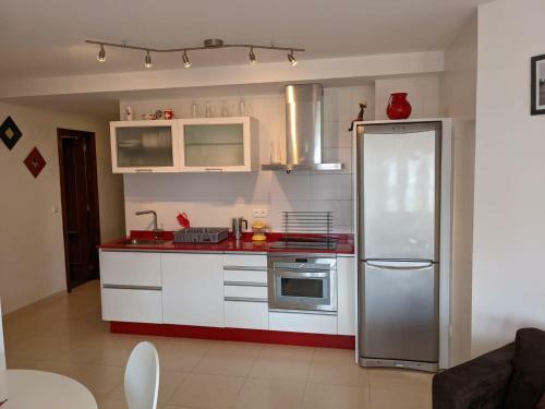 Precioso Apartamento En Corrubedo Con Terraza Y Garaje Propios
