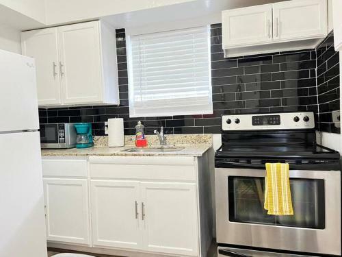 Large Modern Suite Near Beach, Wynwd Garden Style