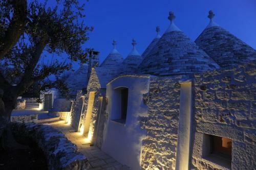 Villa Trullidamare A Ceglie Messapica, Con Piscina