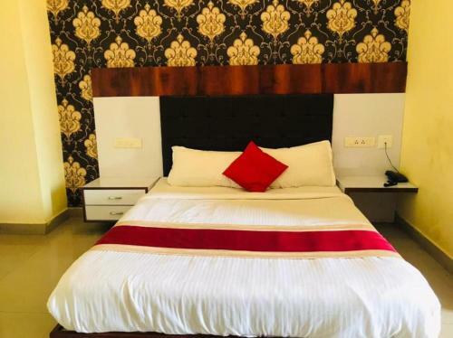Hotel Staymaker Hindustan Lodge