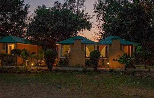 Hotel Corbett Tiger Resort