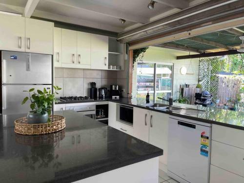 Entire Home. Central To Beaches & City. Pets Aloud