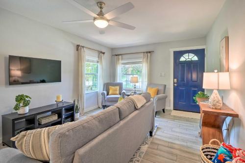 Charming Tampa Home With Outdoor Lounge Area!