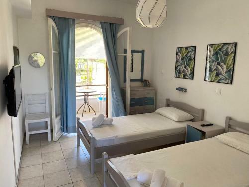 Navy Apartment With Mountain View &private Parking