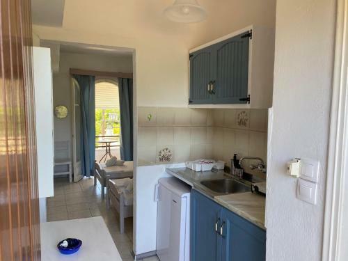 Navy Apartment With Mountain View &private Parking