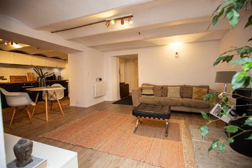 Beautiful Converted One Bedroom Apartment