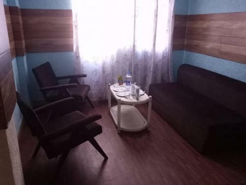Hostal Have More Cafe & Rooms - Best In Solan